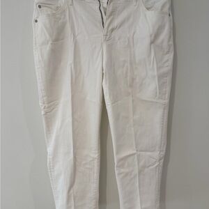 EVRI Women's White Capri Jeans Size 18W